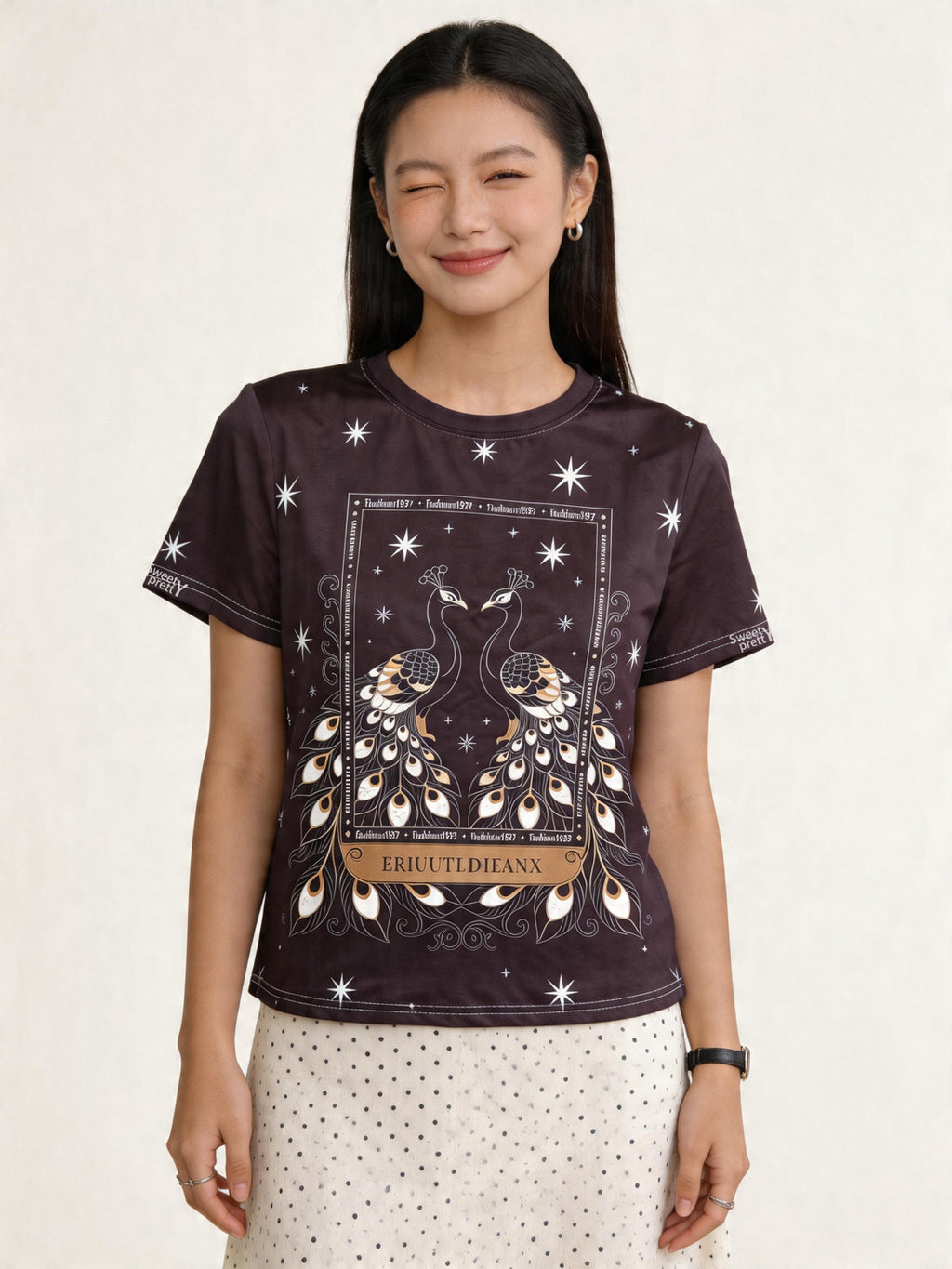 孔雀星 柄 | Women's Black Peacock Star Tee With A-line Skirt, Sweet Casual Outfit Singapore | 甘辛コーデ T シャツ シンガポール