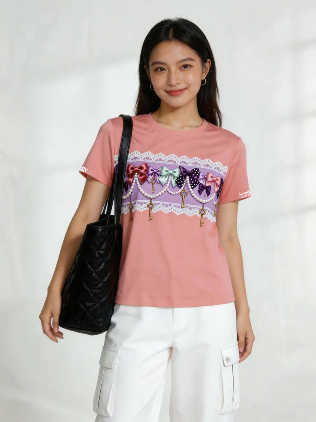 ピンクリボン T シャツ | Women's Pink Bow Tee, Easy Office Casual Outfit, Light Workwear Style Singapore | オフィスライトカジュアルワークウェア
