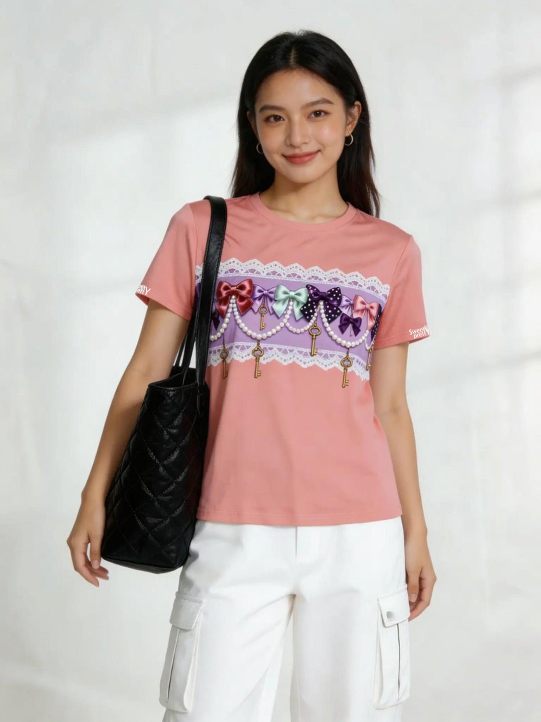 ピンクリボン T シャツ | Women's Pink Bow Tee, Easy Office Casual Outfit, Light Workwear Style Singapore | オフィスライトカジュアルワークウェア