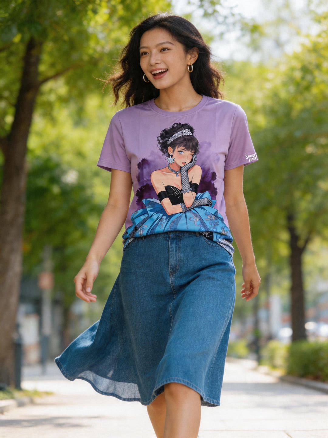 ガールデニム | Woman Wearing Purple Girl Tee With Denim Short Skirt, Walking on the Street Singapore | 街着スタイル T シャツ