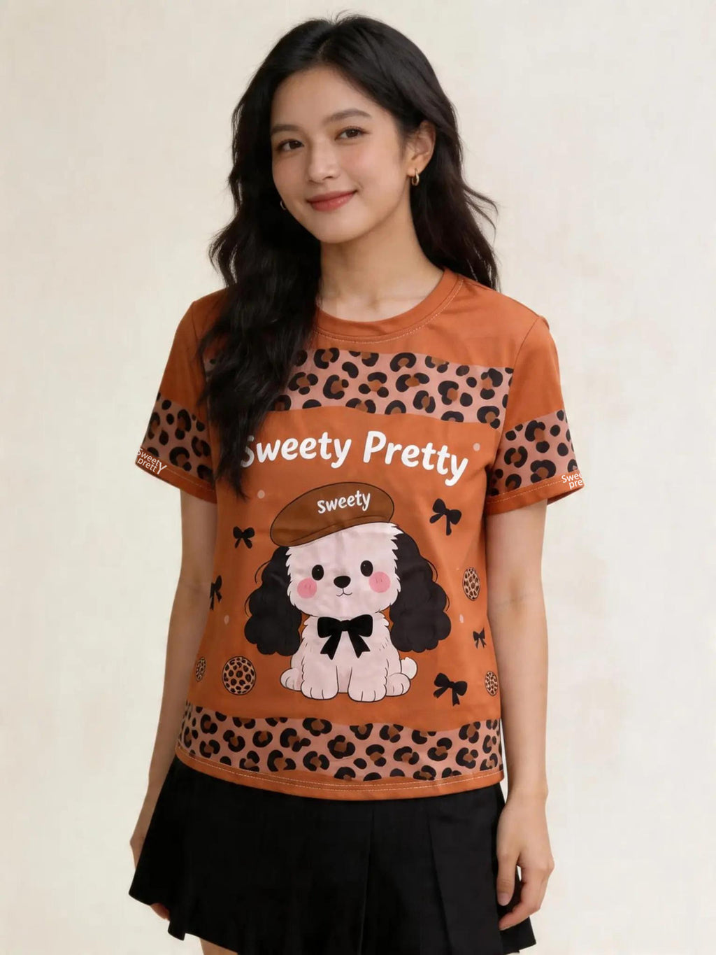 パピーデザイン | Woman Walking on Street in Caramel Puppy Tee With Black Short Skirt, Casual Street Style Singapore | ストリートカジュアル T シャツ